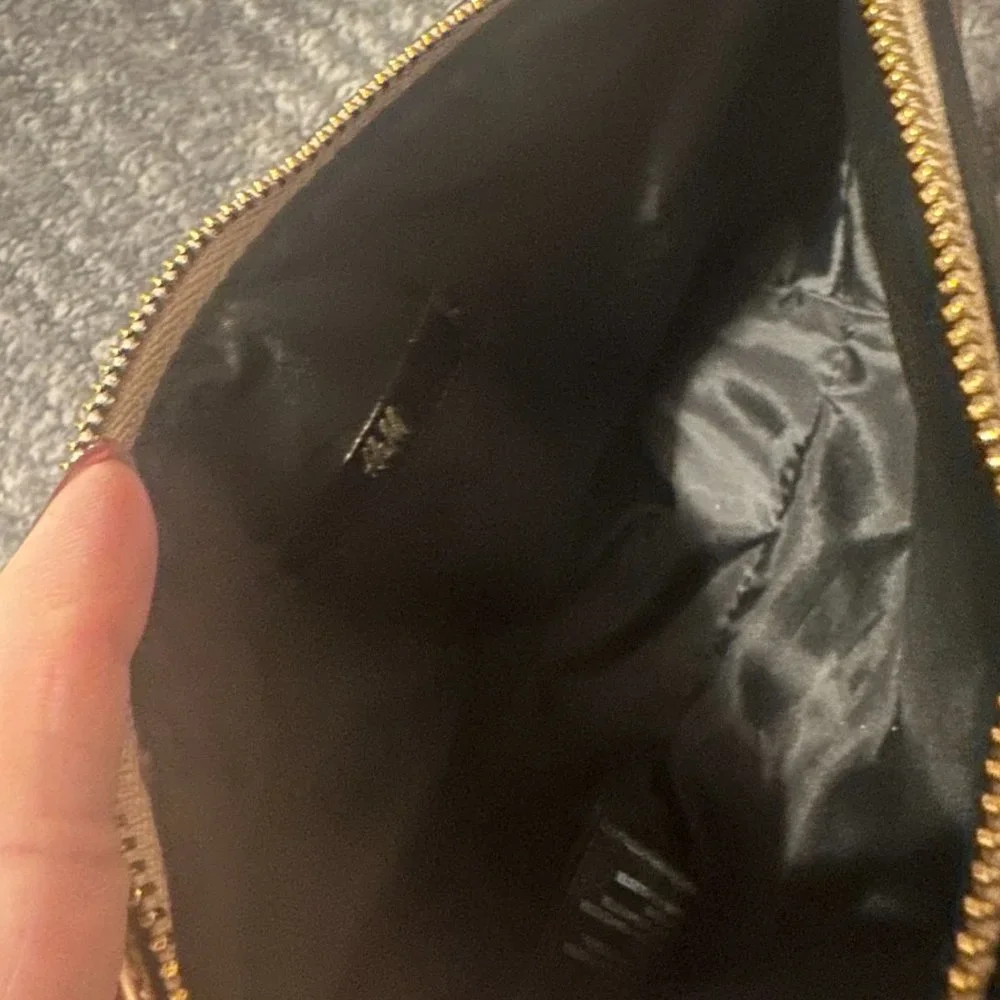 Pouch - Picture 4 of 4
